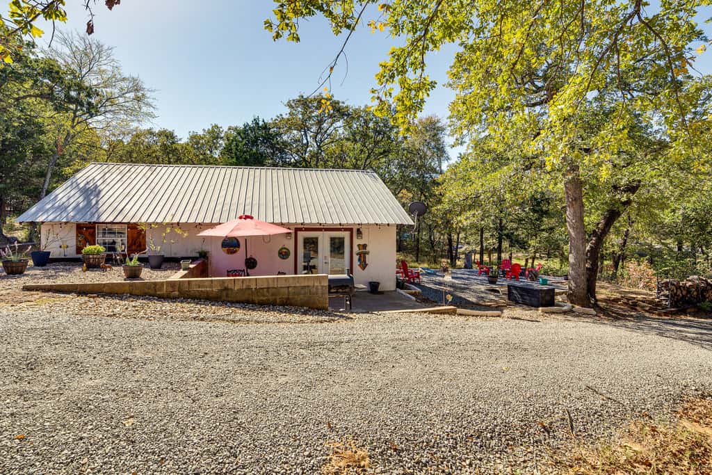 1 Mi to Park & Boat Ramp! Lake Texoma Retreat