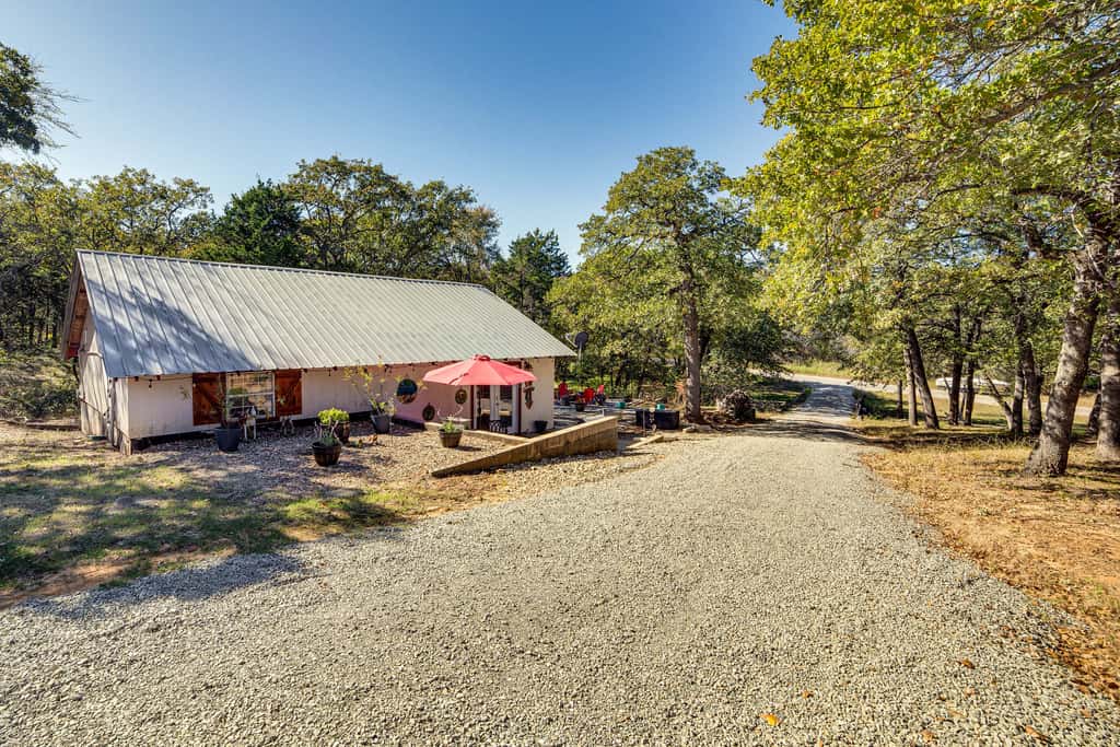 1 Mi to Park & Boat Ramp! Lake Texoma Retreat