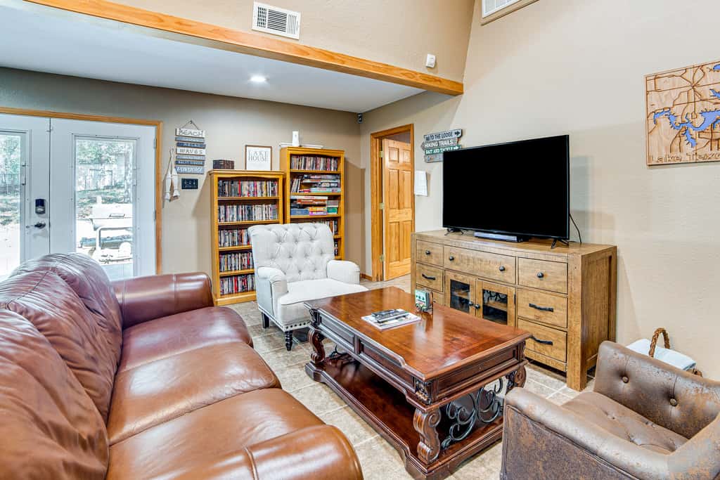 1 Mi to Park & Boat Ramp! Lake Texoma Retreat