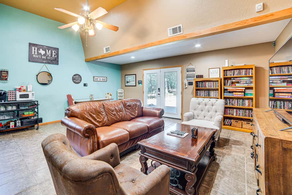 1 Mi to Park & Boat Ramp! Lake Texoma Retreat