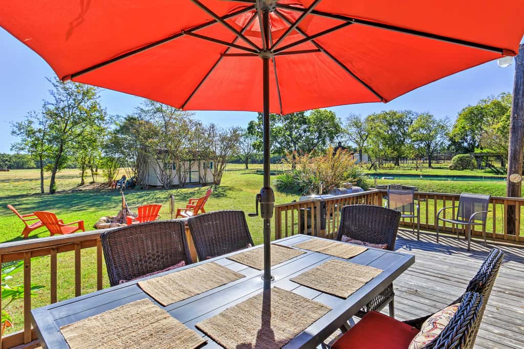 Pottsboro Home on 2 Acres w/ Hot Tub, Near Marina!