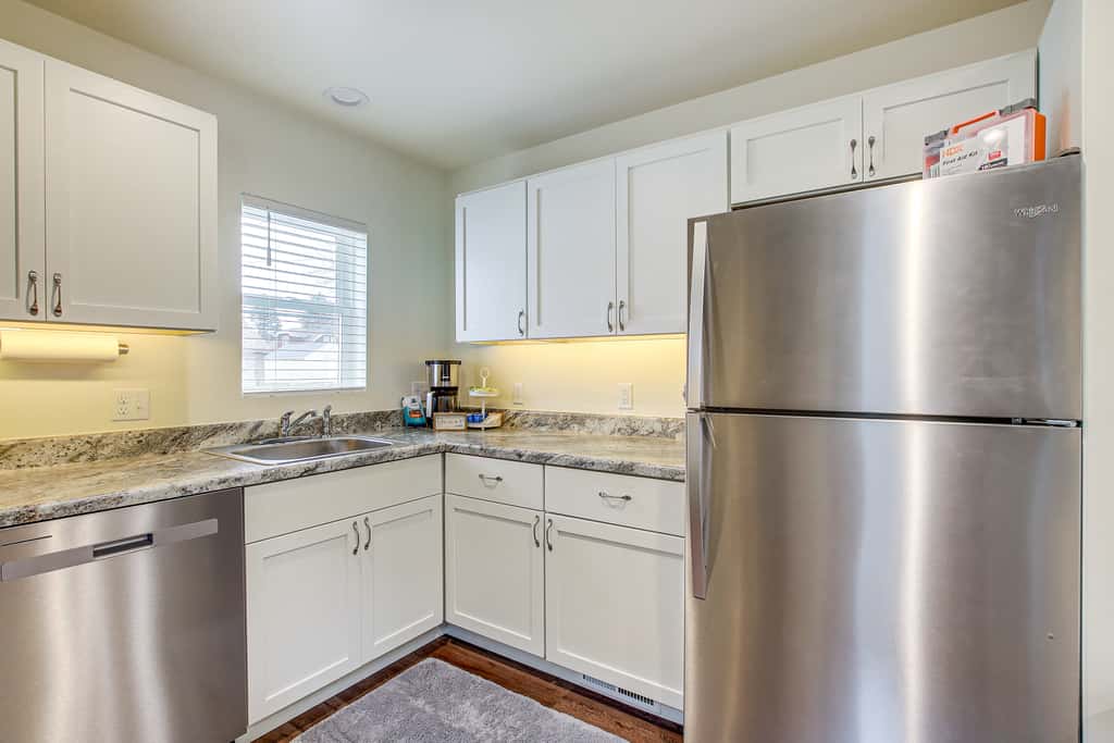 Dog-Friendly Sheboygan Home - 1 Mi to Town!