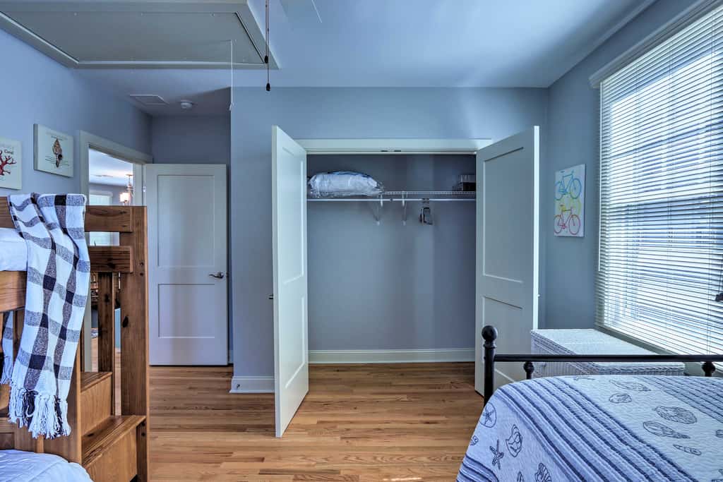 New London Hideaway Near Beaches & Local Spots!