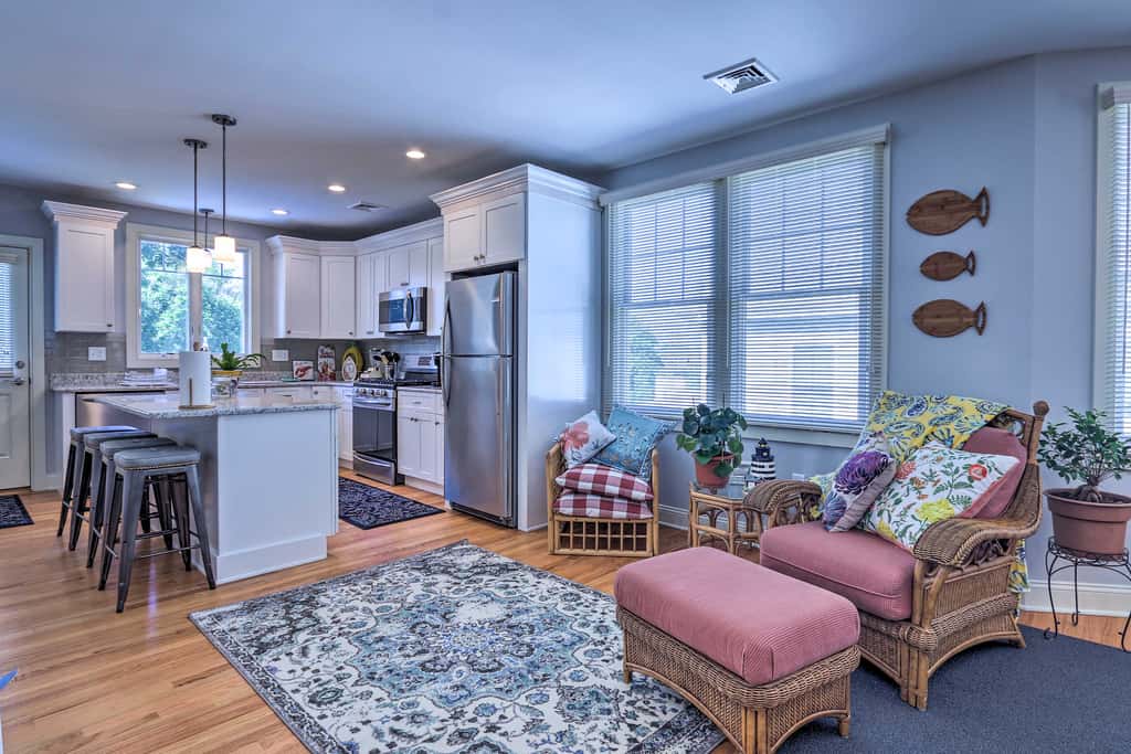 New London Hideaway Near Beaches & Local Spots!