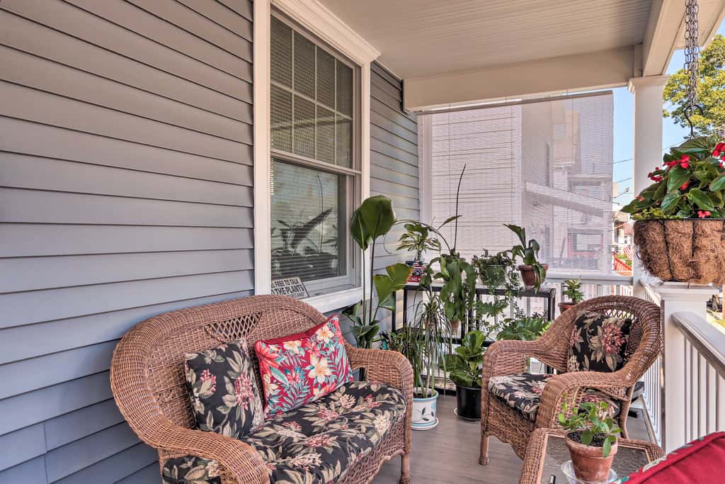 New London Hideaway Near Beaches & Local Spots!