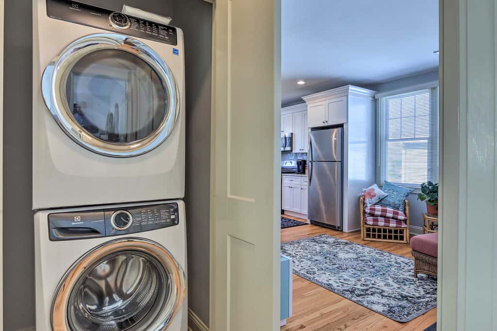 New London Hideaway Near Beaches & Local Spots!