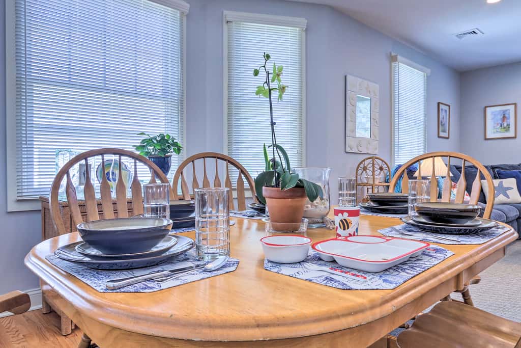 New London Hideaway Near Beaches & Local Spots!