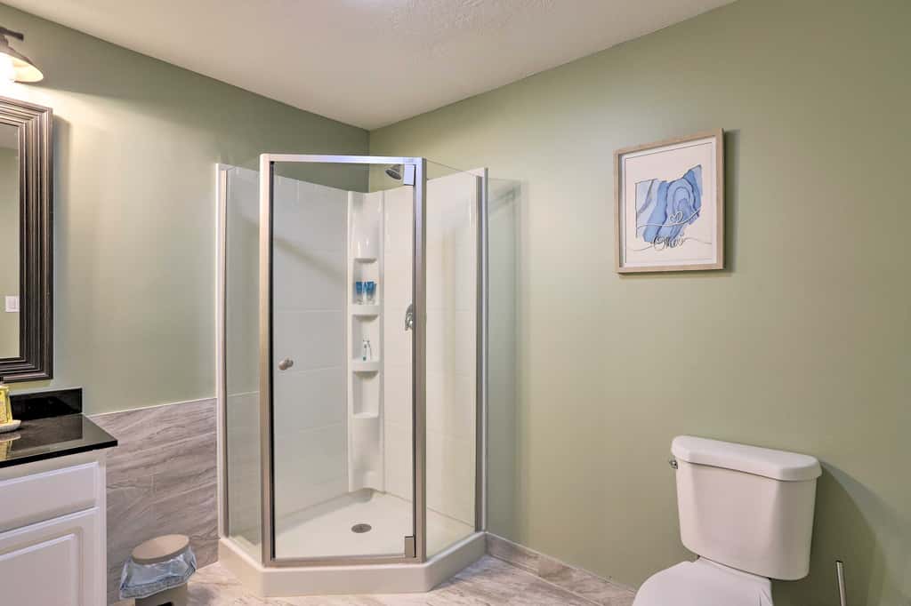Middle Bass Condo w/ Balcony, Lake Erie Views