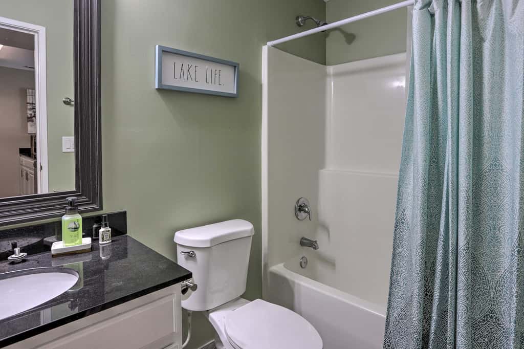 Middle Bass Condo w/ Balcony, Lake Erie Views