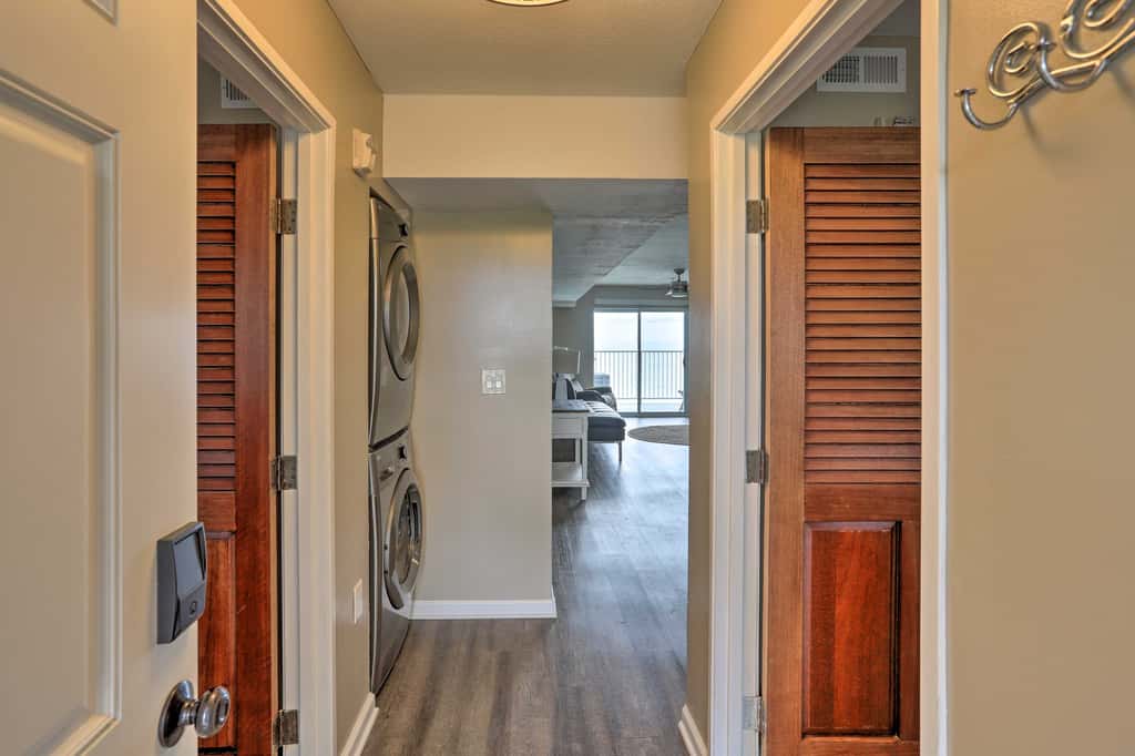 Middle Bass Condo w/ Balcony, Lake Erie Views