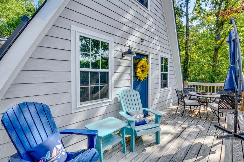 A-Frame Anderson Cabin: Half Mi to Lake Hartwell!