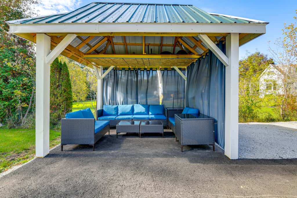 Lake Champlain Fun: Apt w/ Fire Pit & Large Yard!