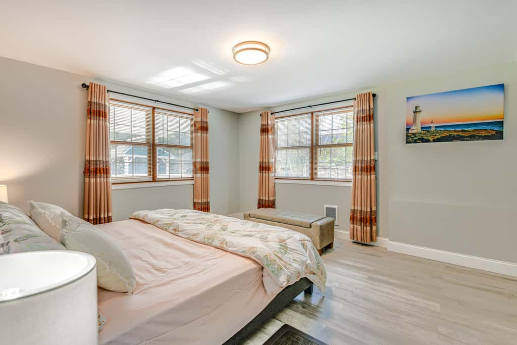 Lake Champlain Fun: Apt w/ Fire Pit & Large Yard!