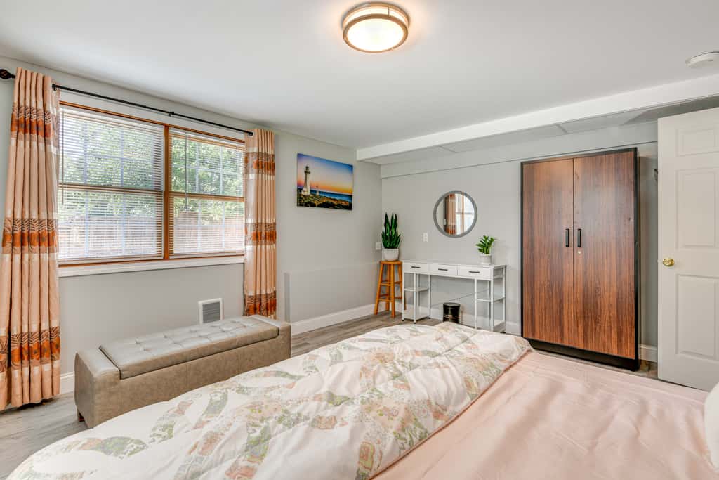 Lake Champlain Fun: Apt w/ Fire Pit & Large Yard!