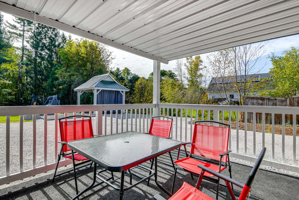Lake Champlain Fun: Apt w/ Fire Pit & Large Yard!
