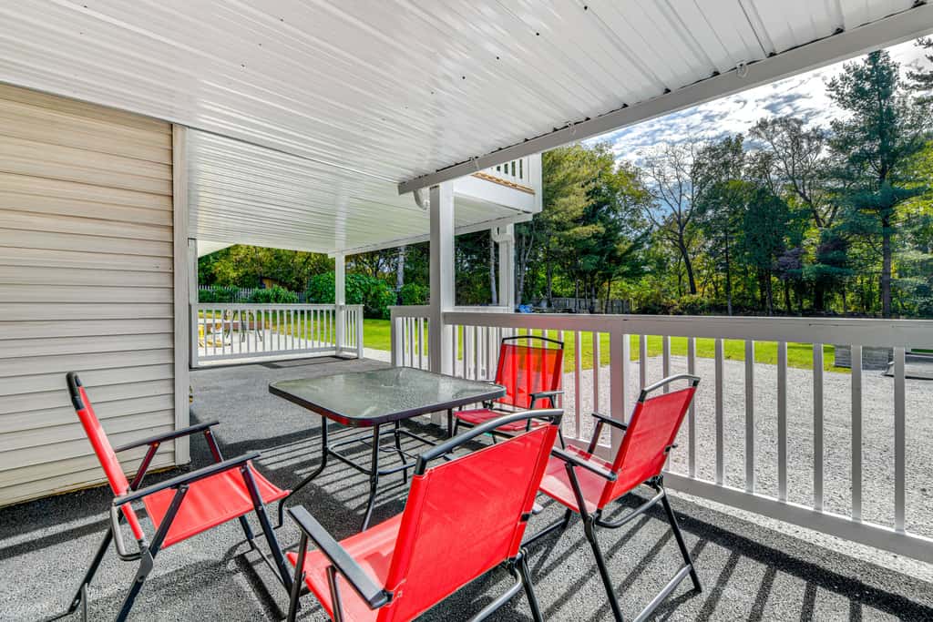 Lake Champlain Fun: Apt w/ Fire Pit & Large Yard!