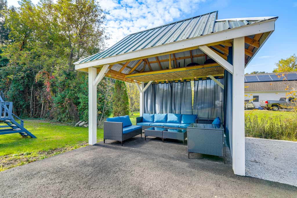 Lake Champlain Fun: Apt w/ Fire Pit & Large Yard!