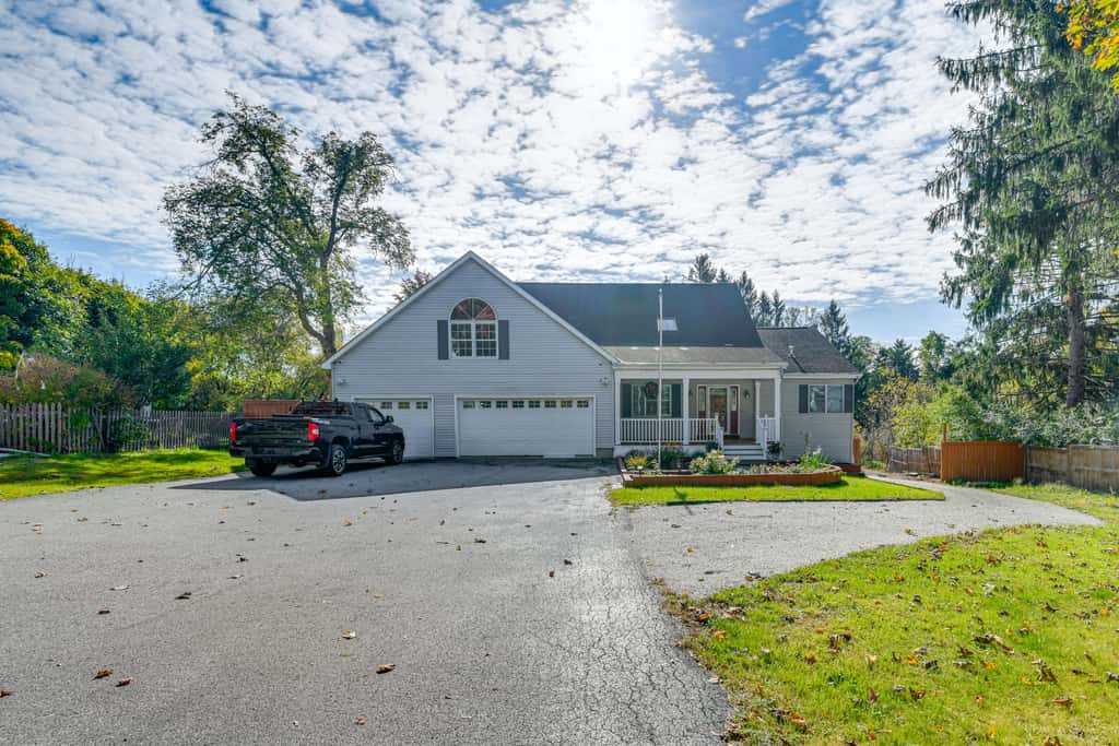 Lake Champlain Fun: Apt w/ Fire Pit & Large Yard!
