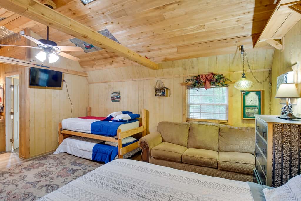 Emory Studio Cabin w/ Lake Fork Boat Access!