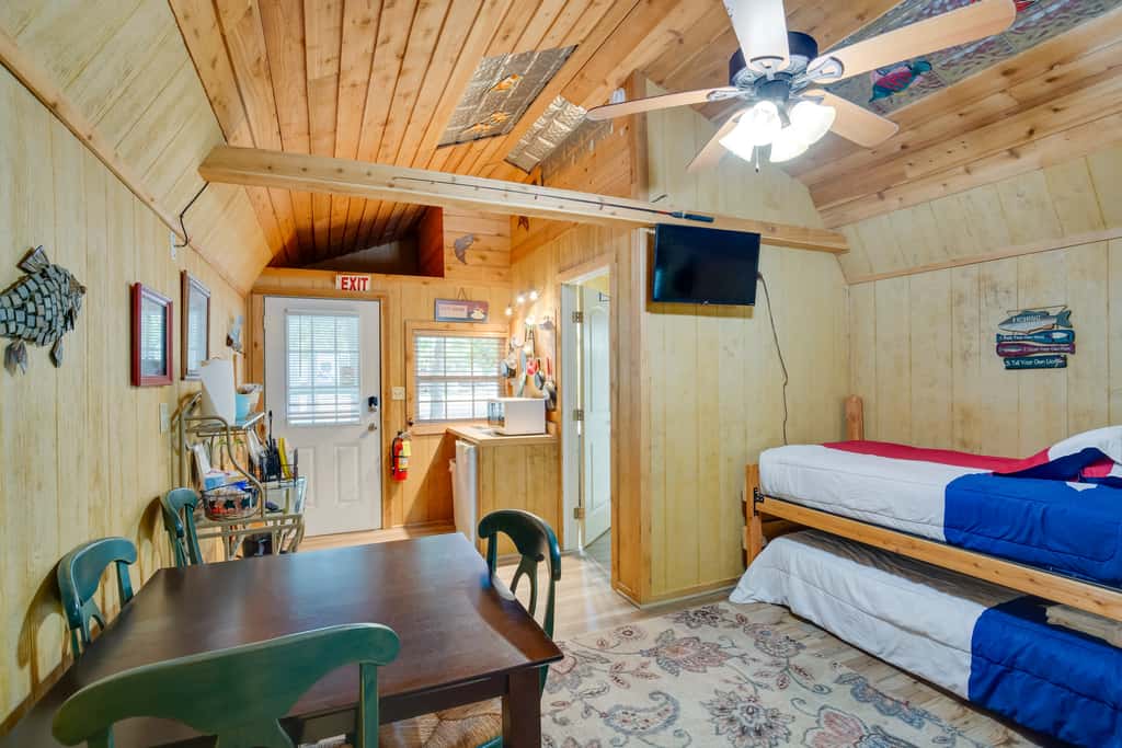 Emory Studio Cabin w/ Lake Fork Boat Access!