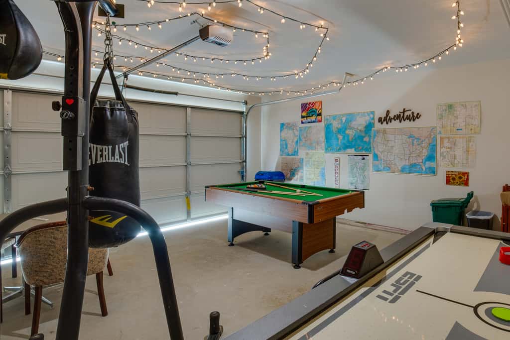 Game Room + Walk to Beach: Gun Barrel City Gem!
