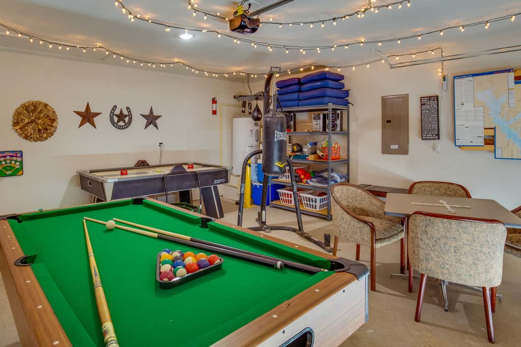 Game Room + Walk to Beach: Gun Barrel City Gem!