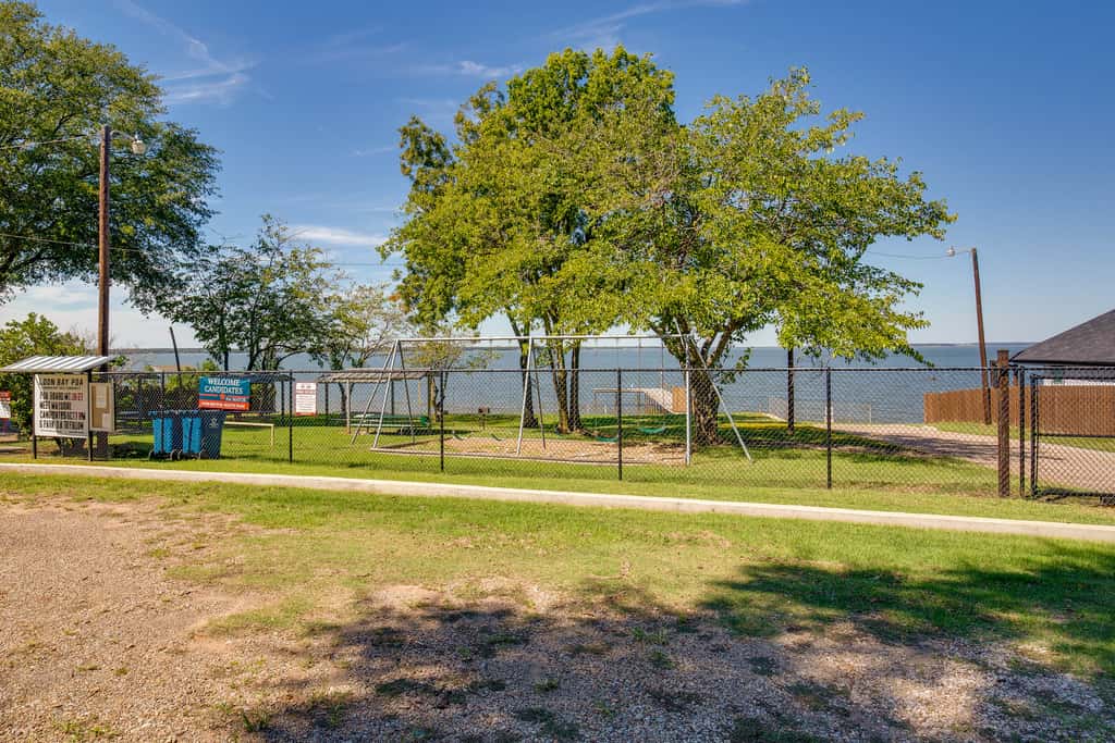 Game Room + Walk to Beach: Gun Barrel City Gem!