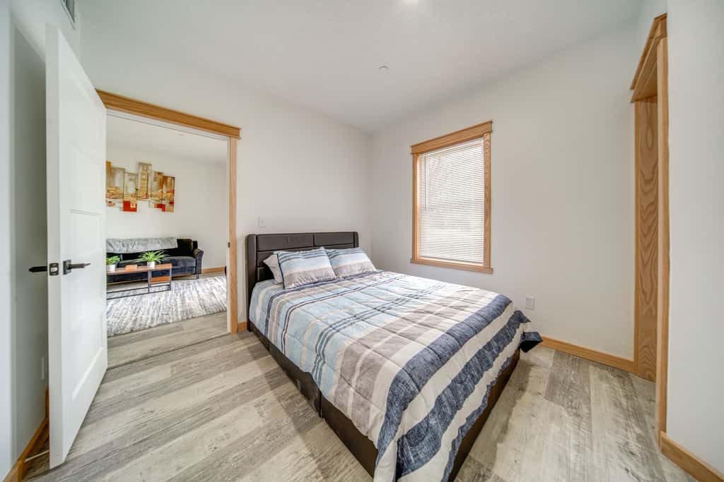 Golf Course View: Centrally Located Condo in Erie