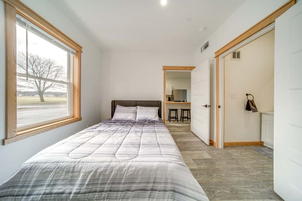 Golf Course View: Centrally Located Condo in Erie