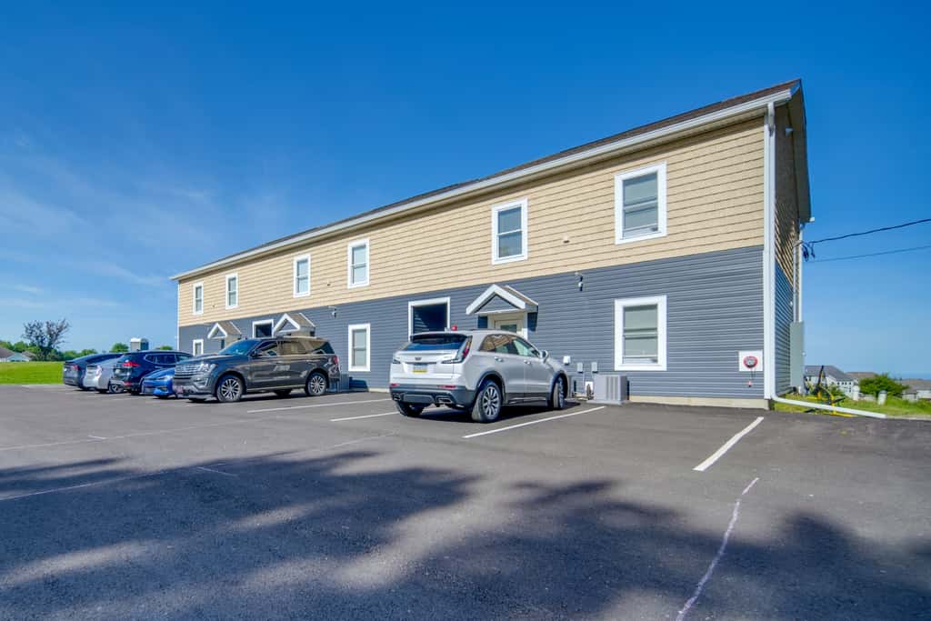 Golf Course View: Centrally Located Condo in Erie