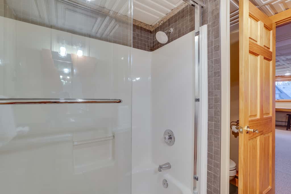 Ski-In/Ski-Out w/ Sauna in Jay Ski Peak Resort!