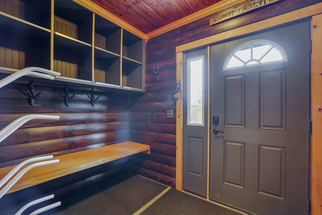Ski-In/Ski-Out w/ Sauna in Jay Ski Peak Resort!
