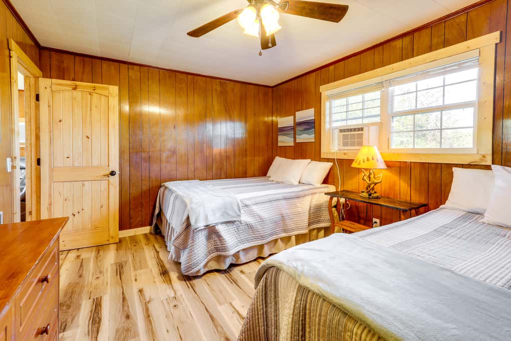 Devil’s Fork Resort Cabin w/ Designated Boat Slip!