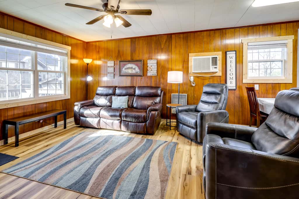 Devil’s Fork Resort Cabin w/ Designated Boat Slip!
