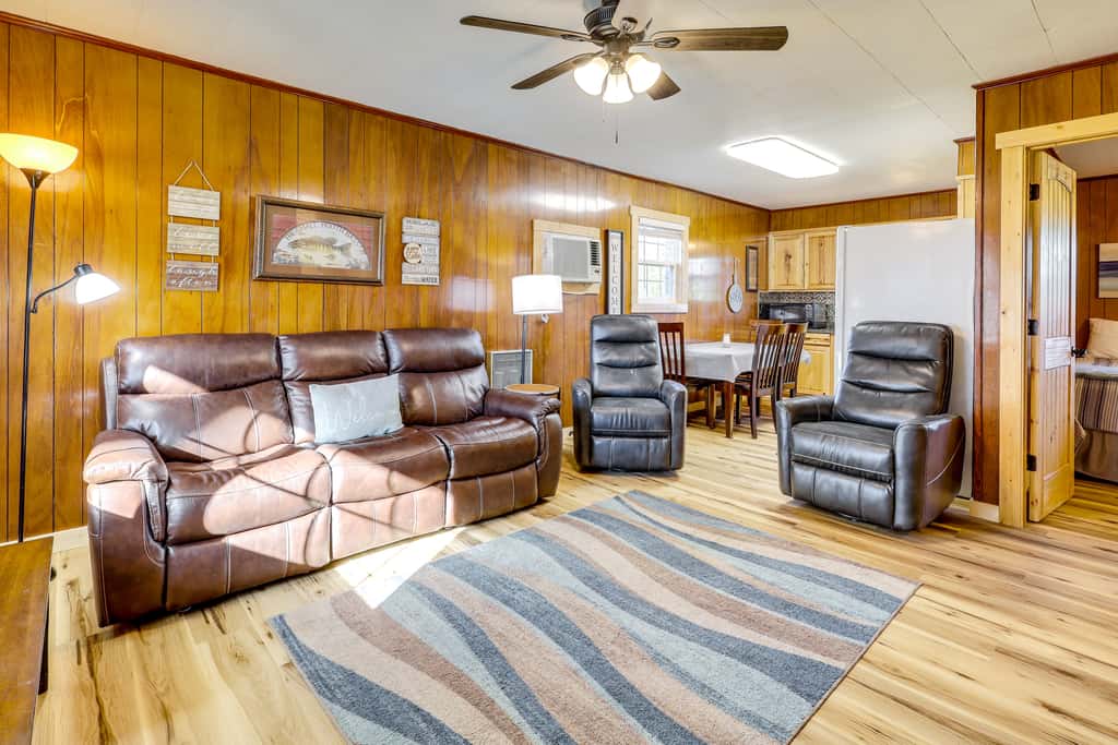 Devil’s Fork Resort Cabin w/ Designated Boat Slip!