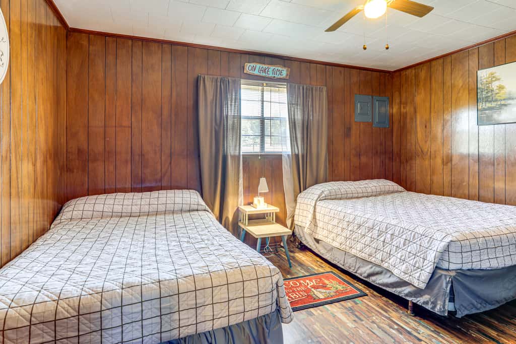 Shared Dock & Yard: Greers Ferry Lake Home!