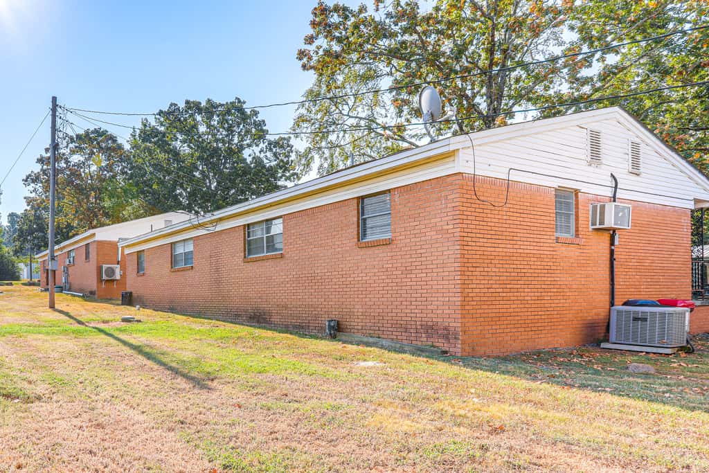 Shared Dock & Yard: Greers Ferry Lake Home!