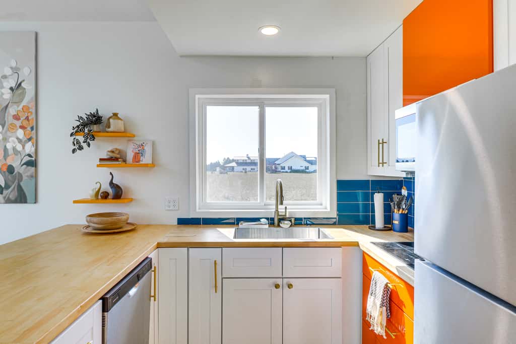 Kalispell Mountain Getaway w/ Hot Tub & Fire Pit!