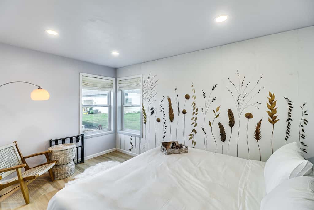 Kalispell Mountain Getaway w/ Hot Tub & Fire Pit!