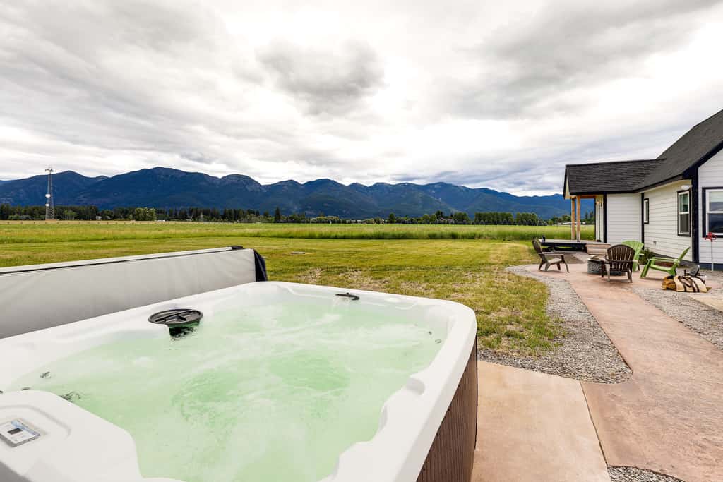 Kalispell Mountain Getaway w/ Hot Tub & Fire Pit!