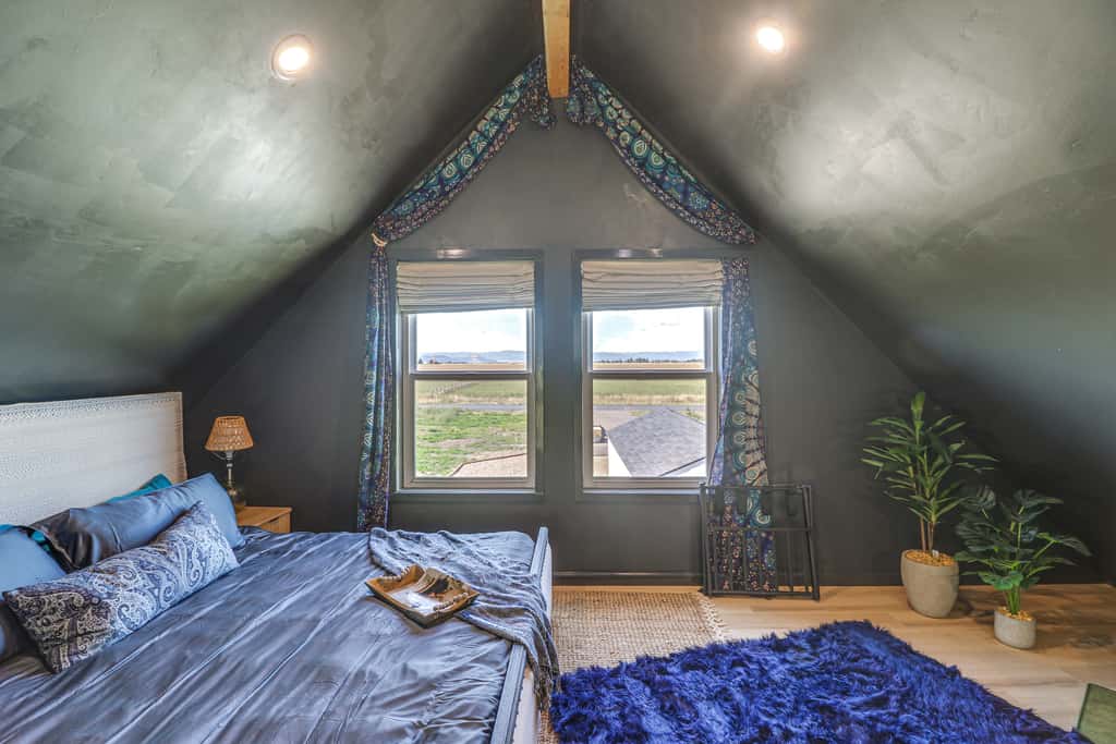 Kalispell Mountain Getaway w/ Hot Tub & Fire Pit!