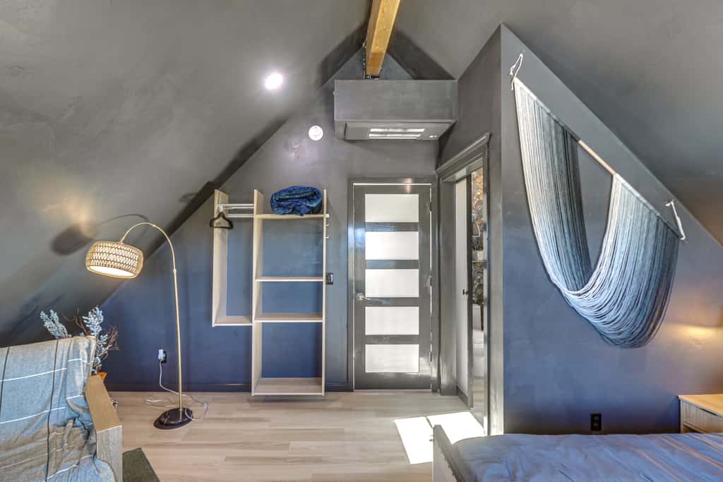 Kalispell Mountain Getaway w/ Hot Tub & Fire Pit!