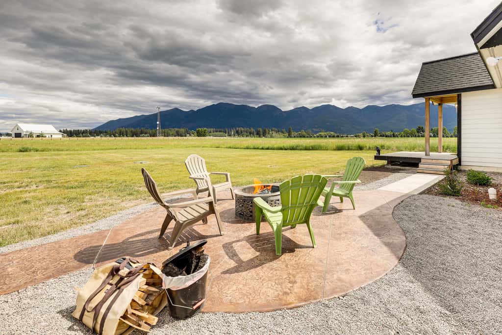 Kalispell Mountain Getaway w/ Hot Tub & Fire Pit!