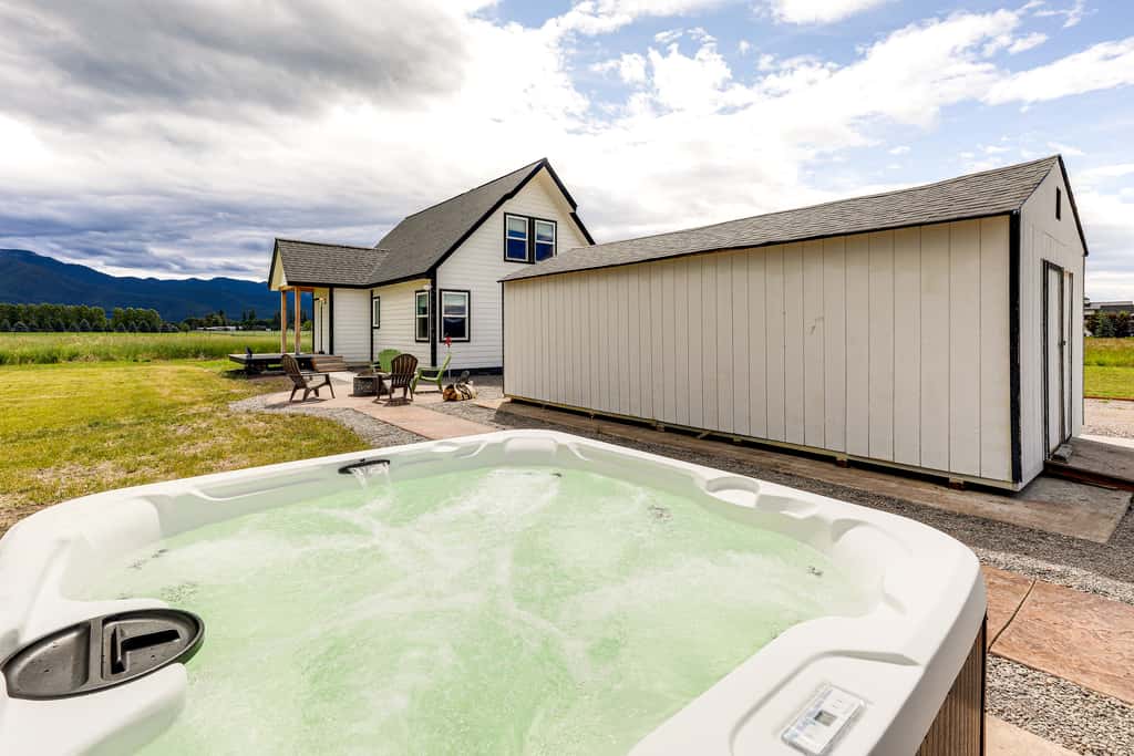 Kalispell Mountain Getaway w/ Hot Tub & Fire Pit!