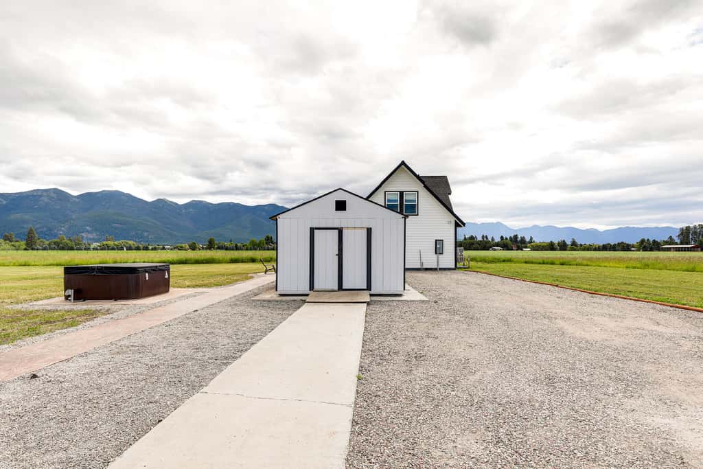 Kalispell Mountain Getaway w/ Hot Tub & Fire Pit!