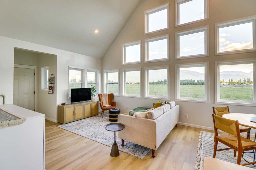 Kalispell Mountain Getaway w/ Hot Tub & Fire Pit!
