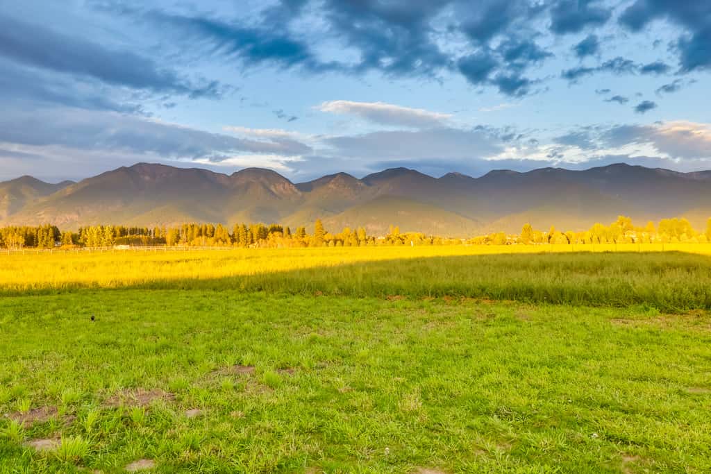 Kalispell Mountain Getaway w/ Hot Tub & Fire Pit!