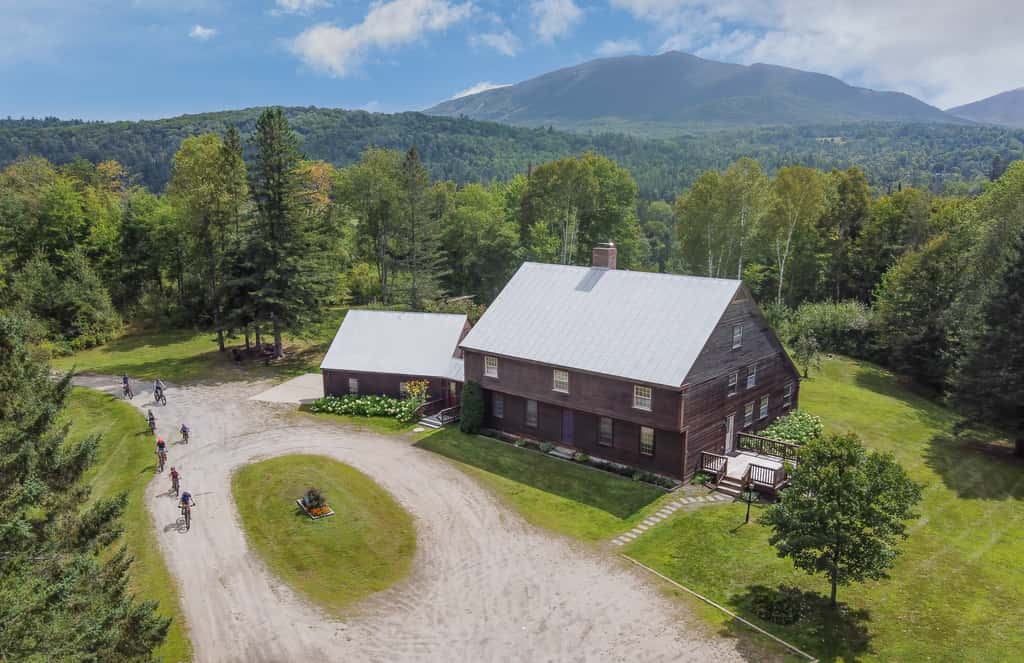 Mtn Views: Colonial Home on Kingdom Trails!