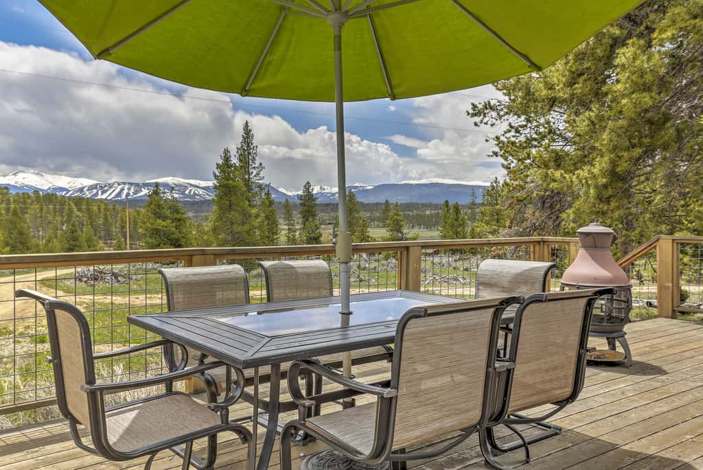 Updated Cabin w/ Hot Tub ~ 11 Mi to Winter Park!