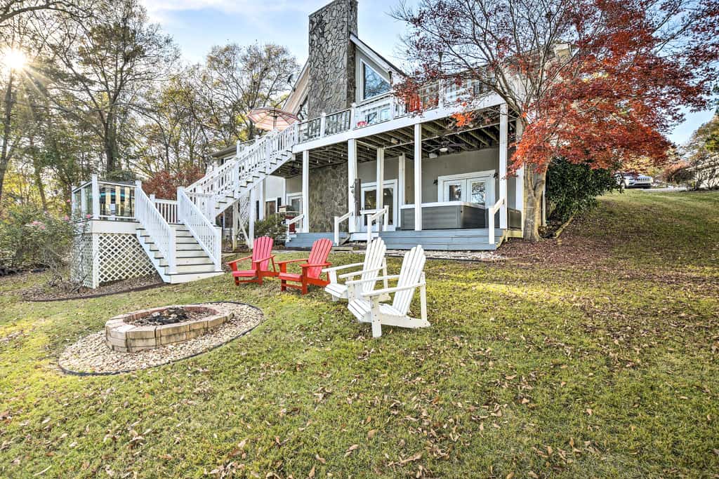 Lake Hartwell Home w/ Private Dock & Hot Tub!